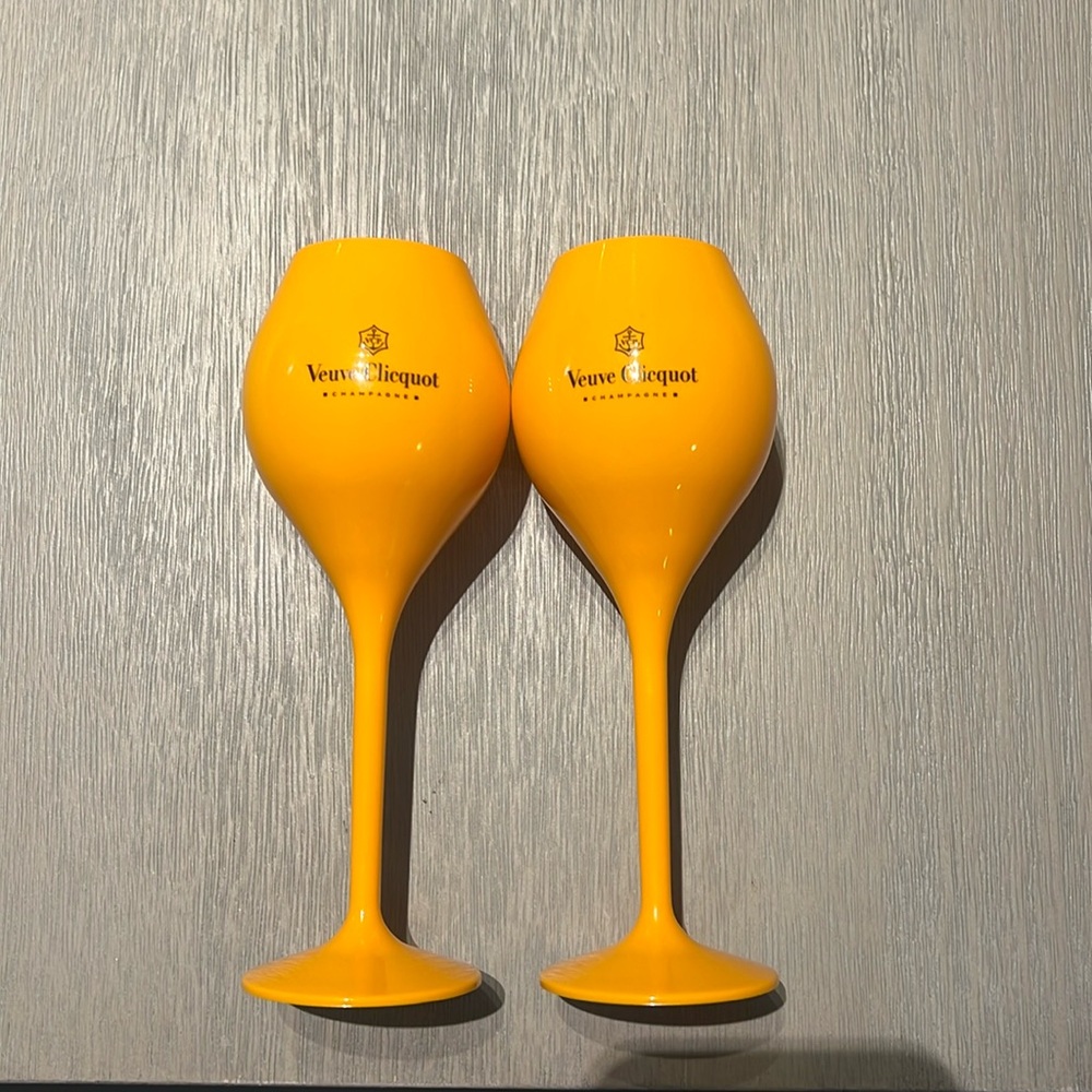 Special Edition Veuve Plastic Glasses